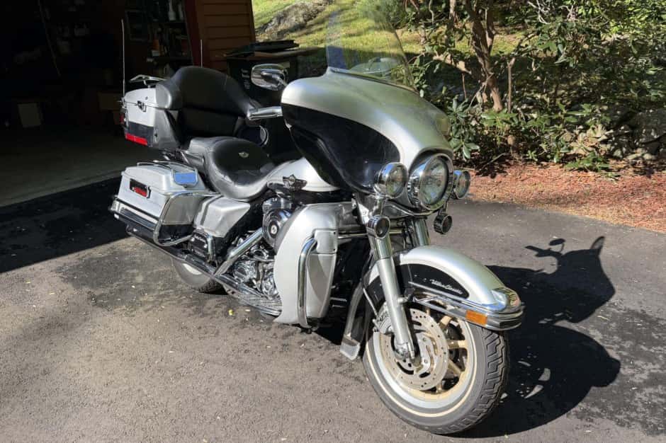 2003 Harley-Davidson Touring sold for $3,500