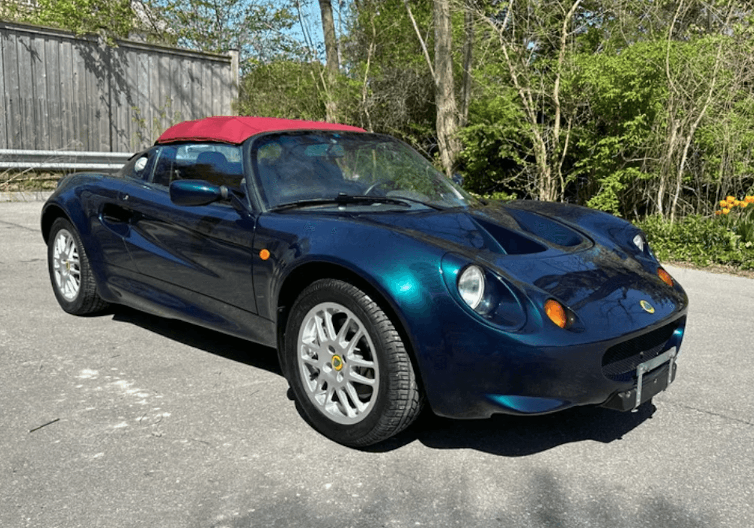 2000 Lotus Elise S1 sold for $33,333