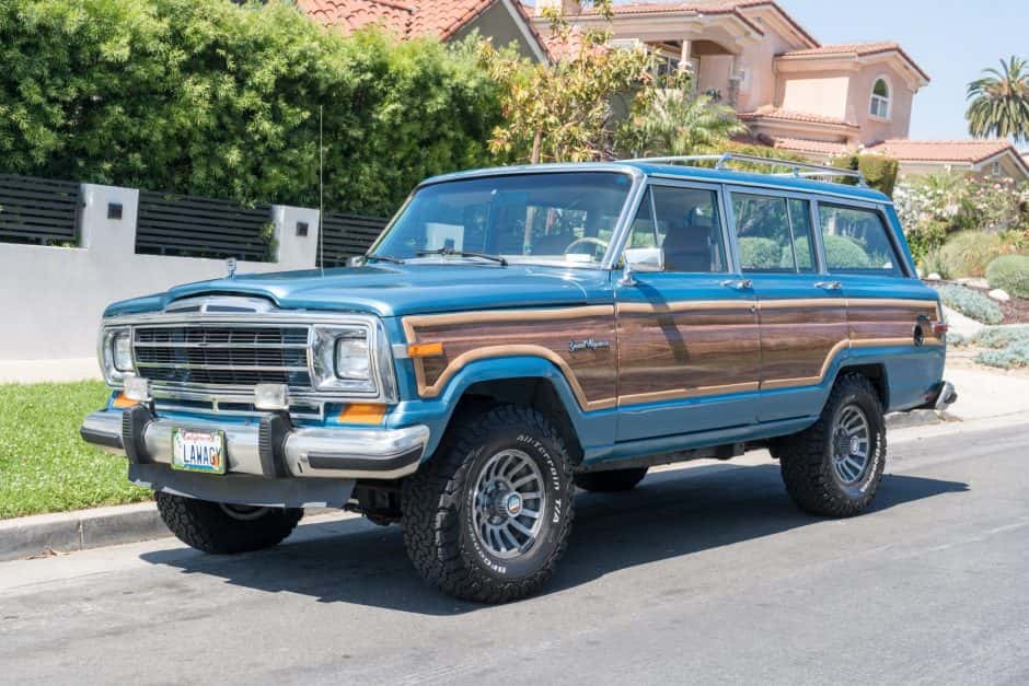 1987 Jeep SJ Grand Wagoneer sold for $12,500