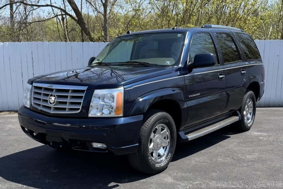 2005 Cadillac Escalade & EXT GMT800 (2002-2006) sold for $3,950