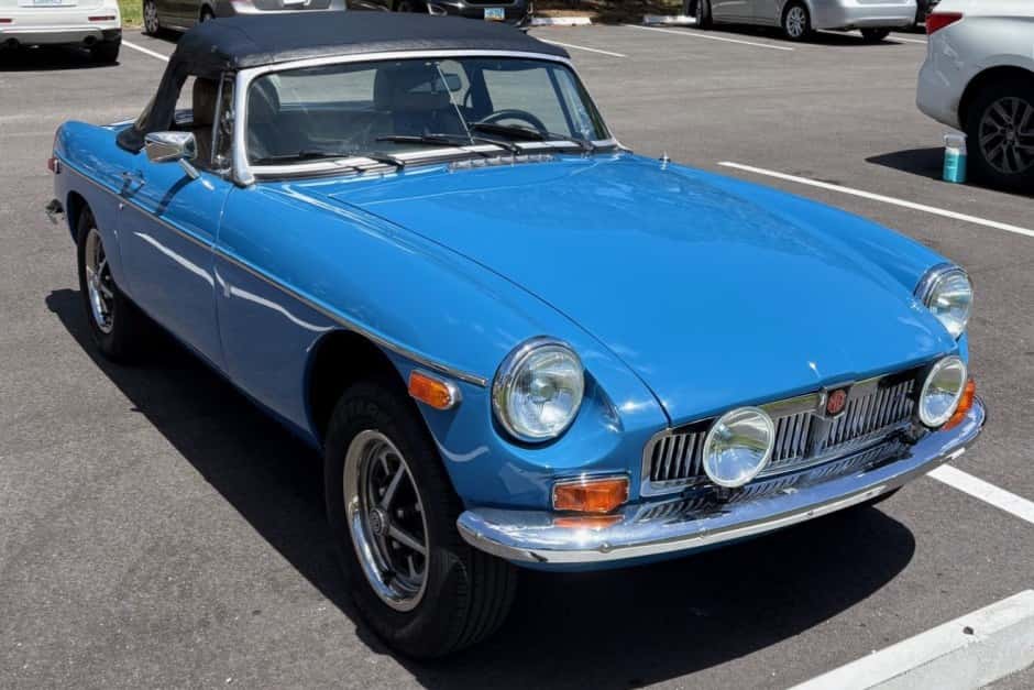 1975 MG MGB sold for $11,250