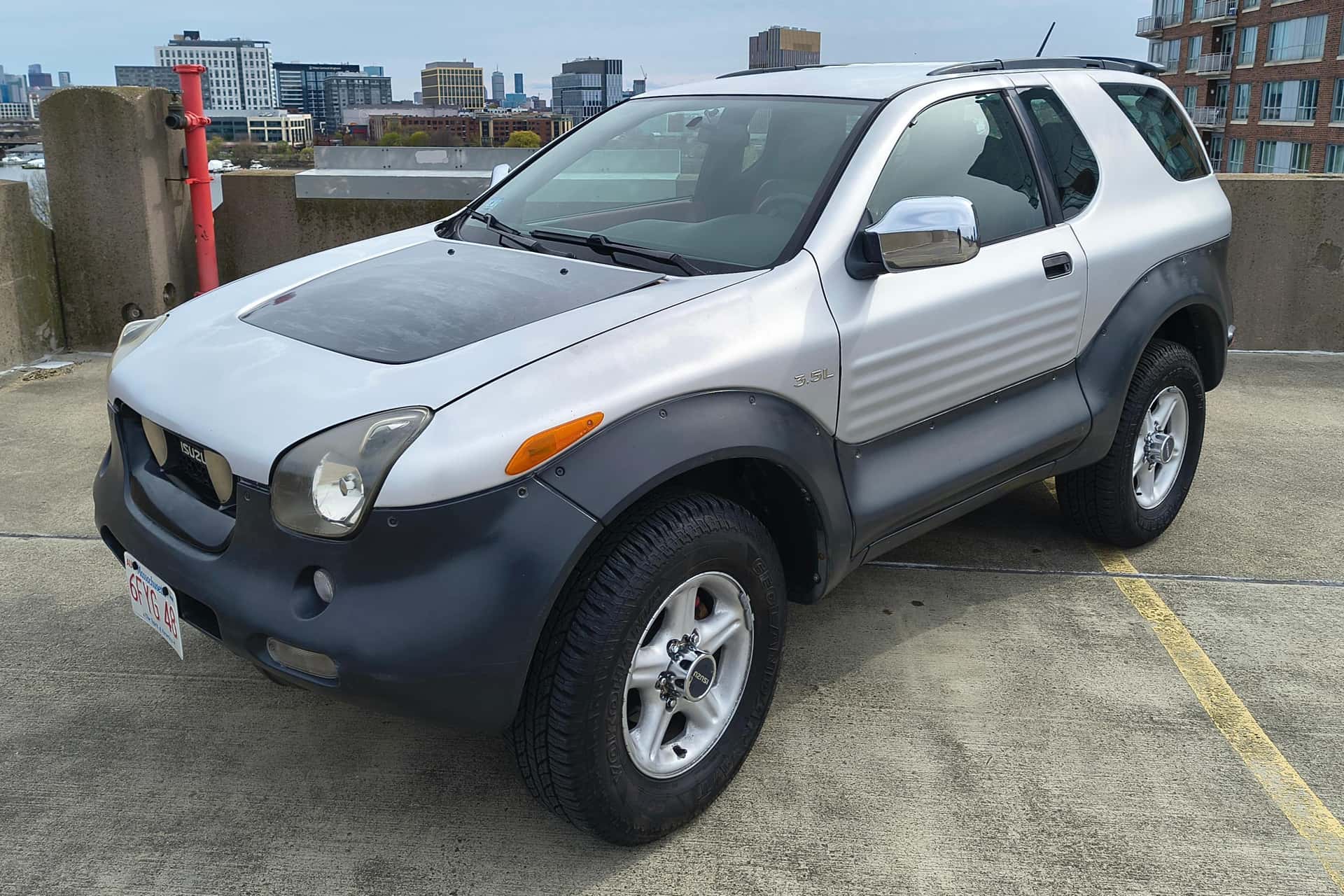 1999 Isuzu VehiCROSS sold for $4,655