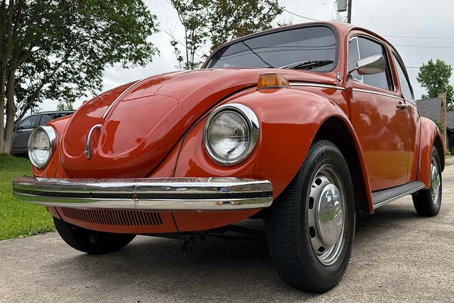 1971 Volkswagen Super Beetle sold for $6,500
