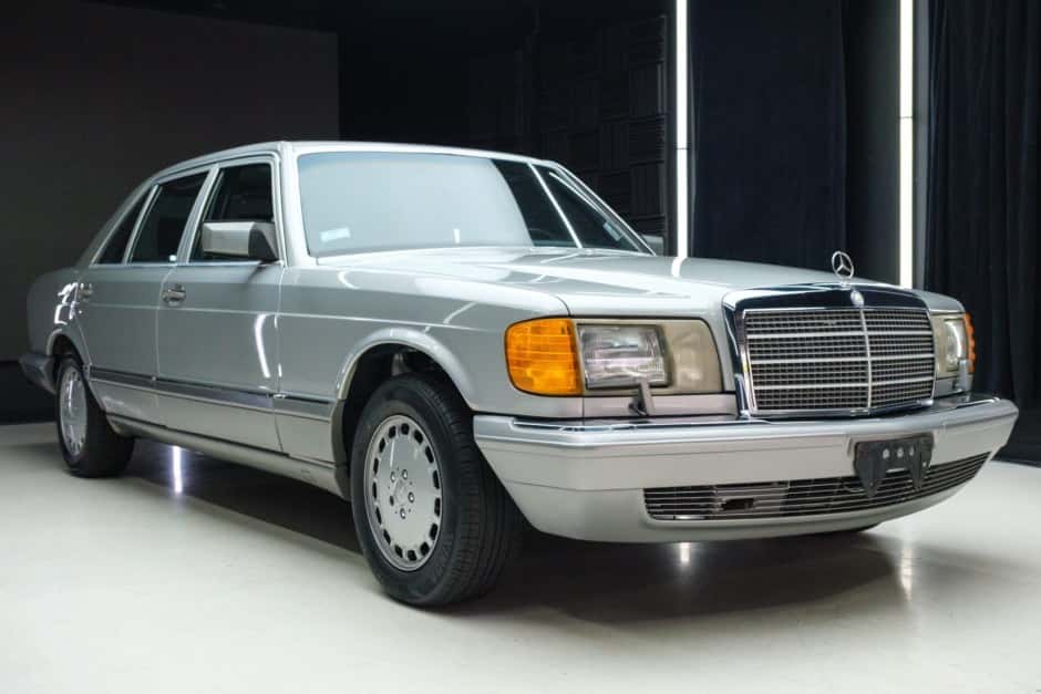 1988 Mercedes-Benz W126 S-Class sold for $0
