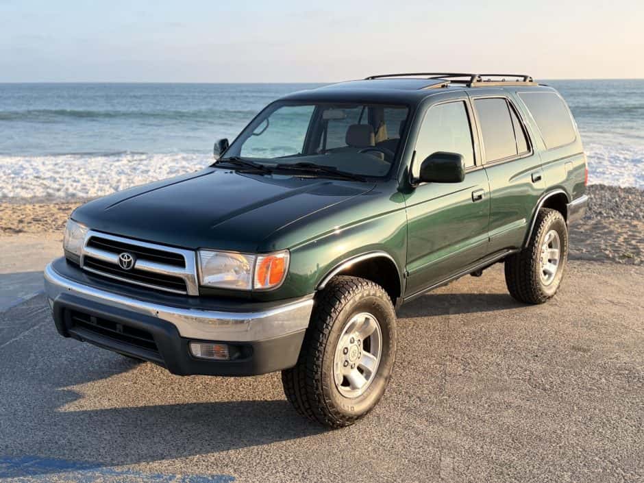 2000 Toyota 4Runner (N180) sold for $26,000