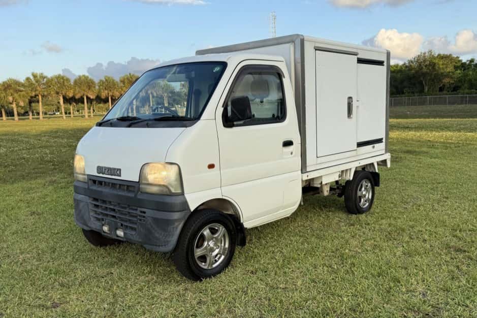 2000 Suzuki Carry sold for $9,600