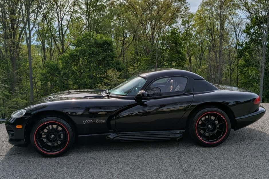 1995 Dodge Viper SR I (1992-1995) sold for $35,000