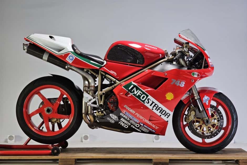 2000 Ducati 748 sold for $4,400