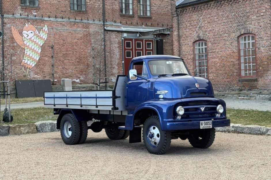 1953 Ford sold for $6,000