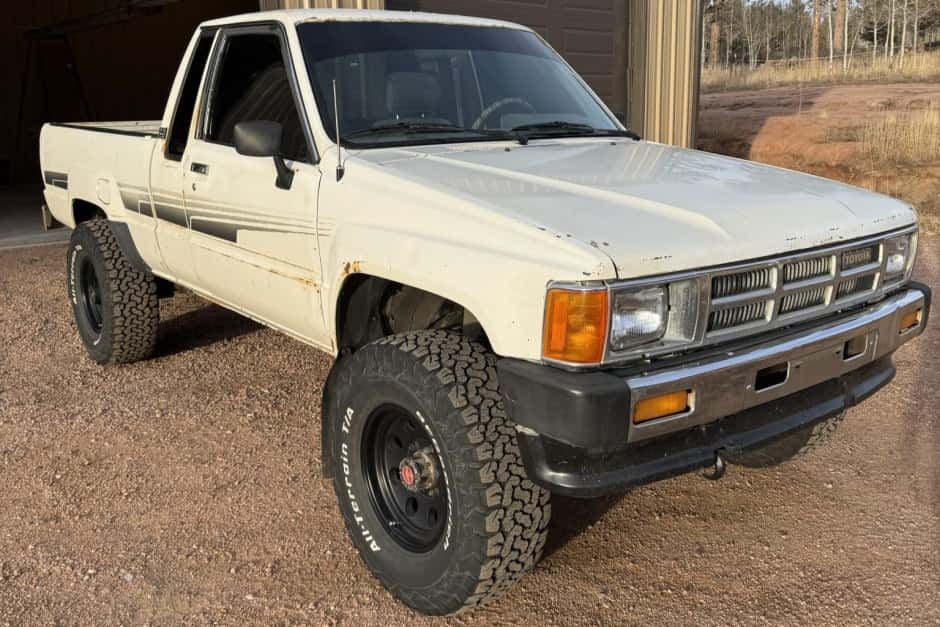 1986 Toyota Pickup (N50/N60/N70 1984-1988) sold for $12,500