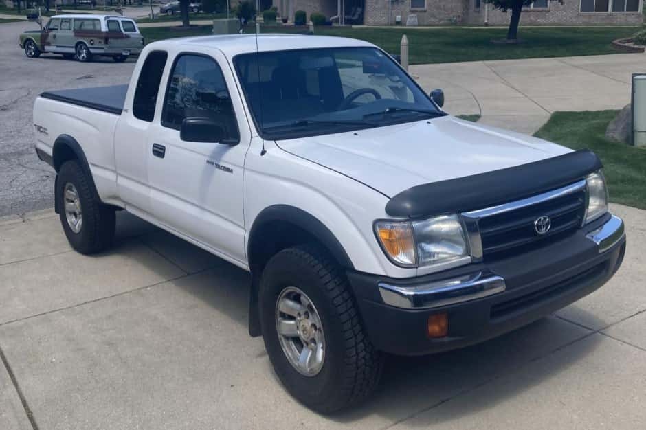 1999 Toyota Tacoma (N1X0 1995-2005) sold for $19,500