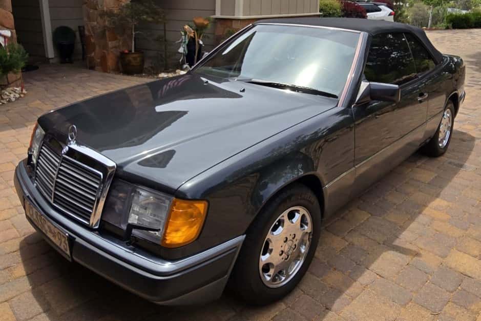 1993 Mercedes-Benz W124 E-Class sold for $13,750