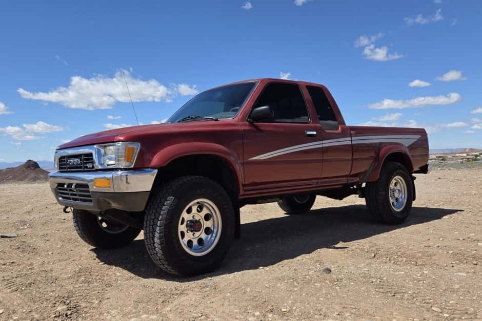 1990 Toyota Pickup (N80/90/100/110 1989-1997) sold for $9,100