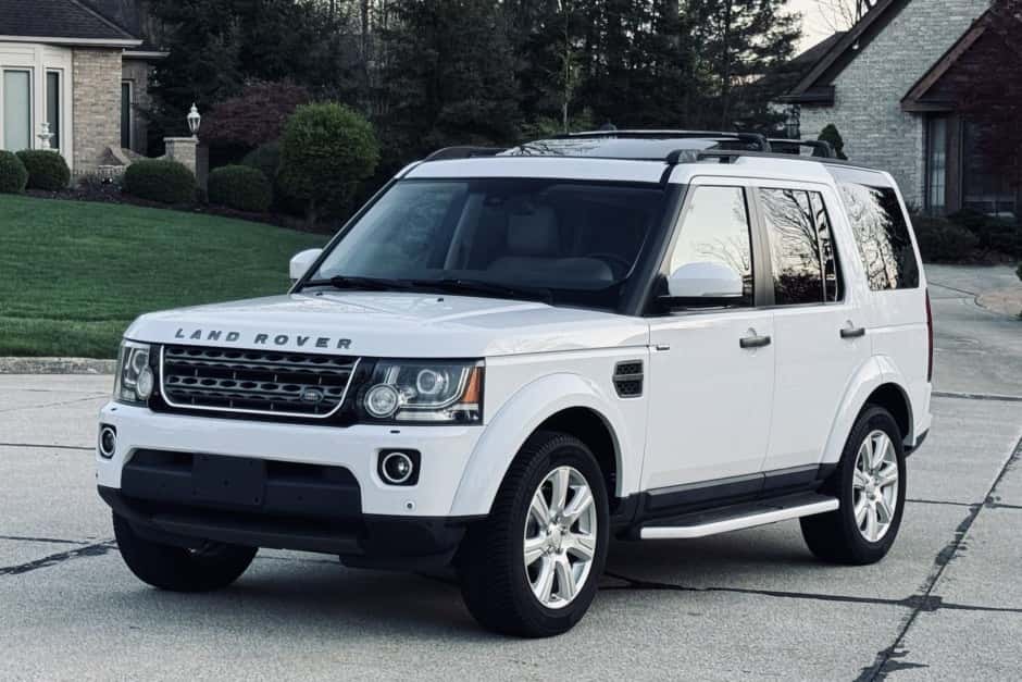 2015 Land Rover LR4 sold for $31,000