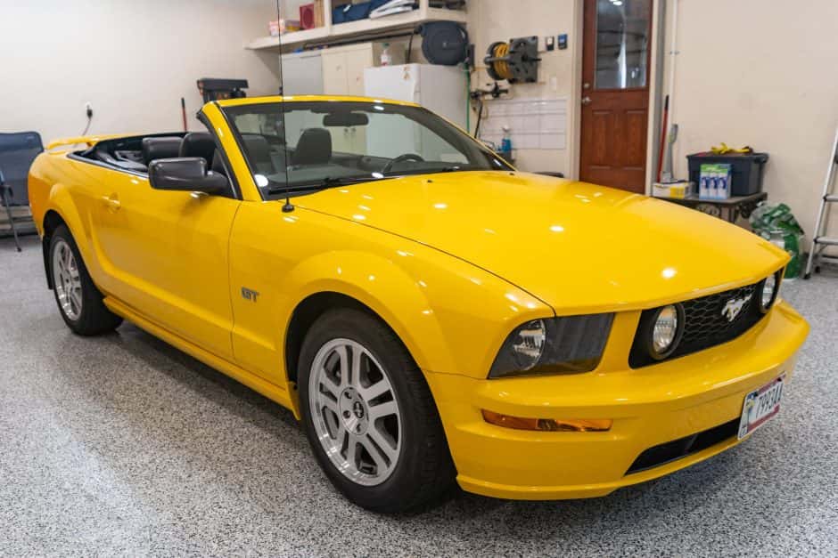 2006 Ford Mustang S197 2005-2014 sold for $14,755