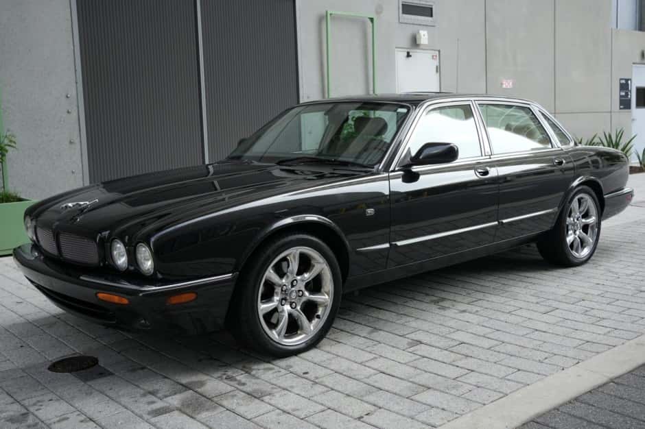 2001 Jaguar X308 XJR (1998-2003) sold for $10,278