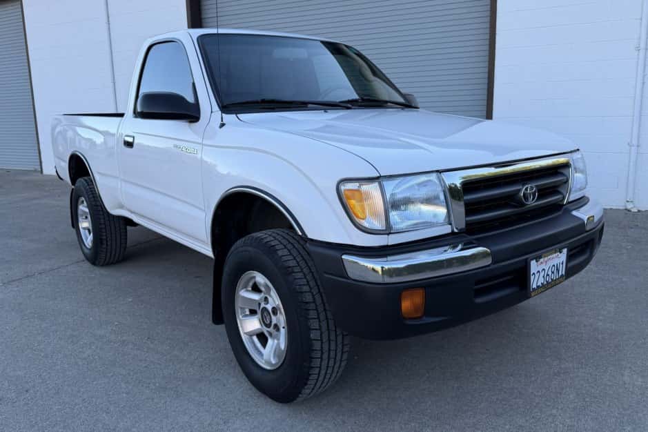 2000 Toyota Tacoma (N1X0 1995-2005) sold for $15,250