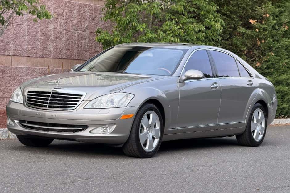 2007 Mercedes-Benz W221 S-Class sold for $18,500