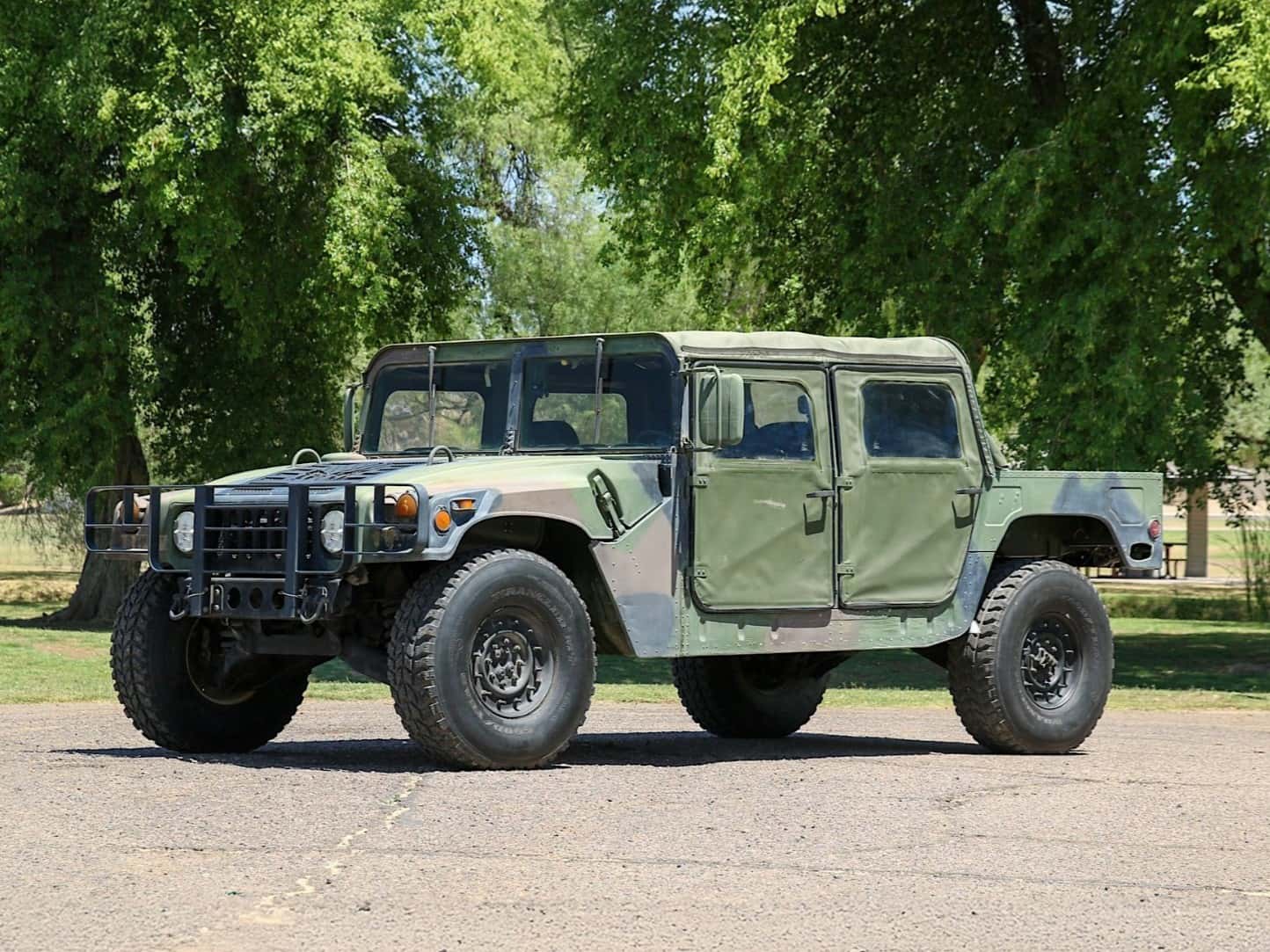 1993 AM General M998 HMMWV sold for $11,090