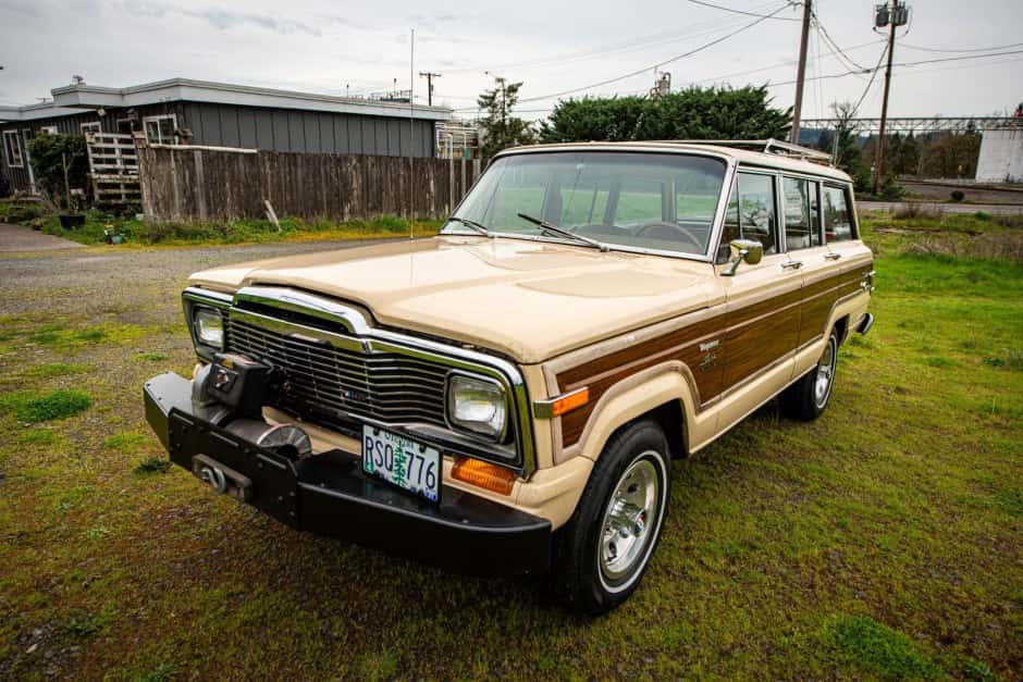 1979 Jeep SJ Wagoneer sold for $16,250