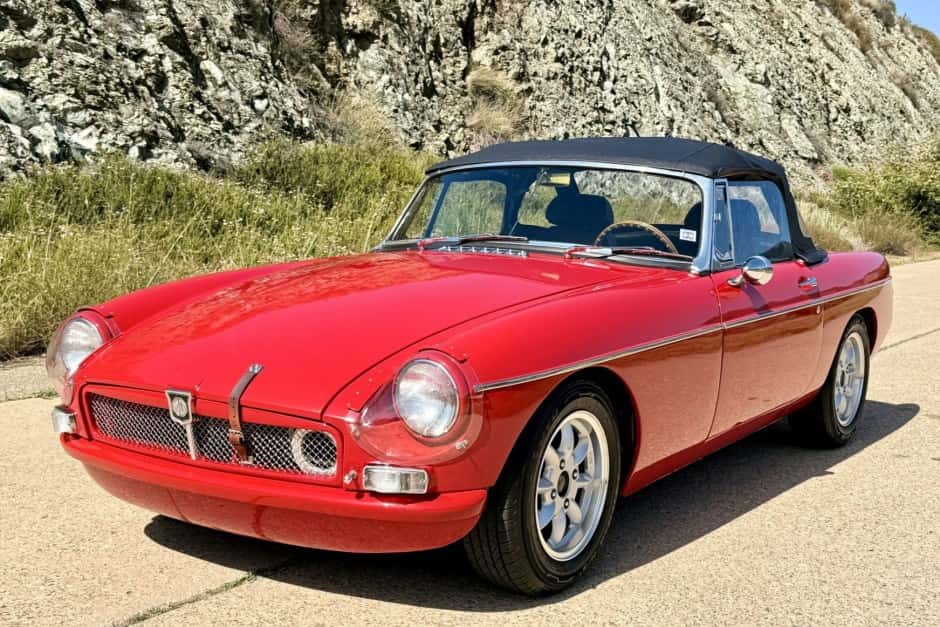 1964 MG MGB sold for $16,500