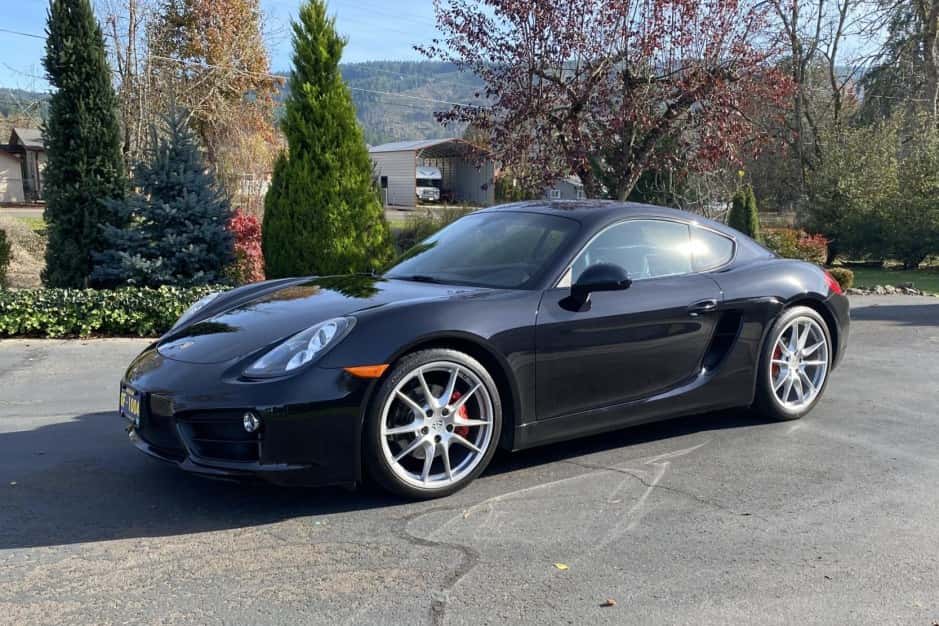 2015 Porsche 981 Cayman sold for $47,750