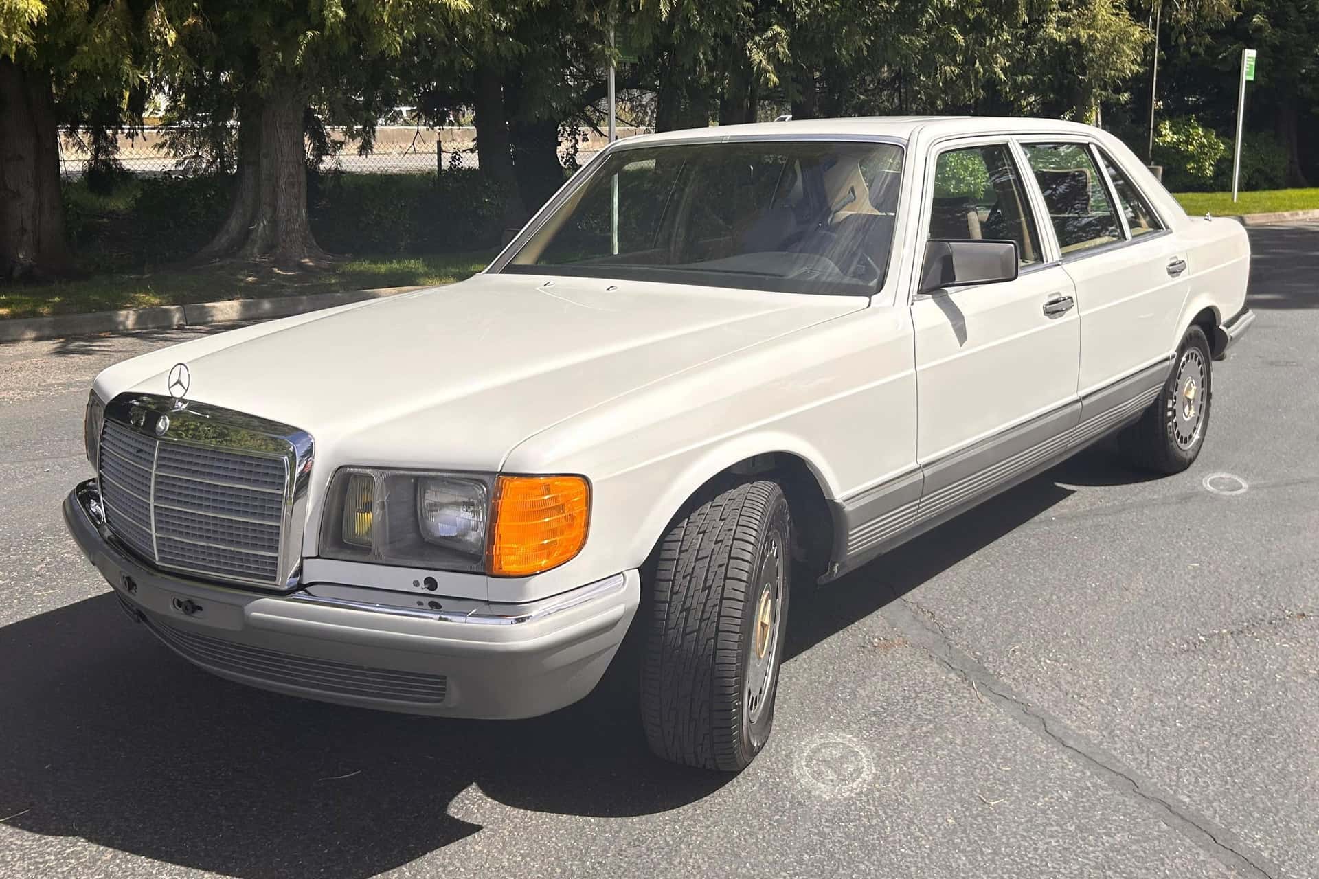 1985 Mercedes-Benz S-Class sold for $6,000