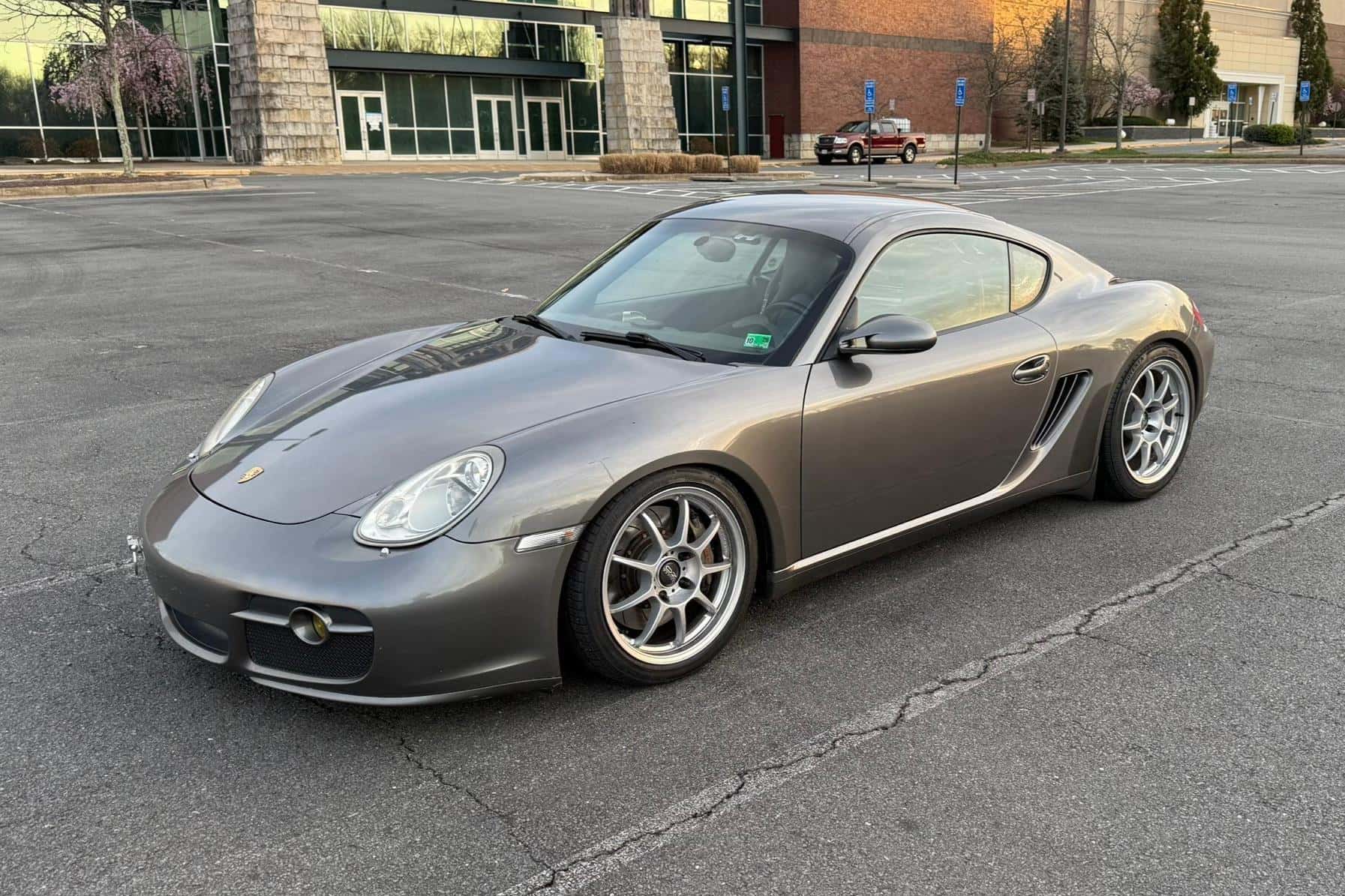 2007 Porsche 987 Cayman sold for $28,250
