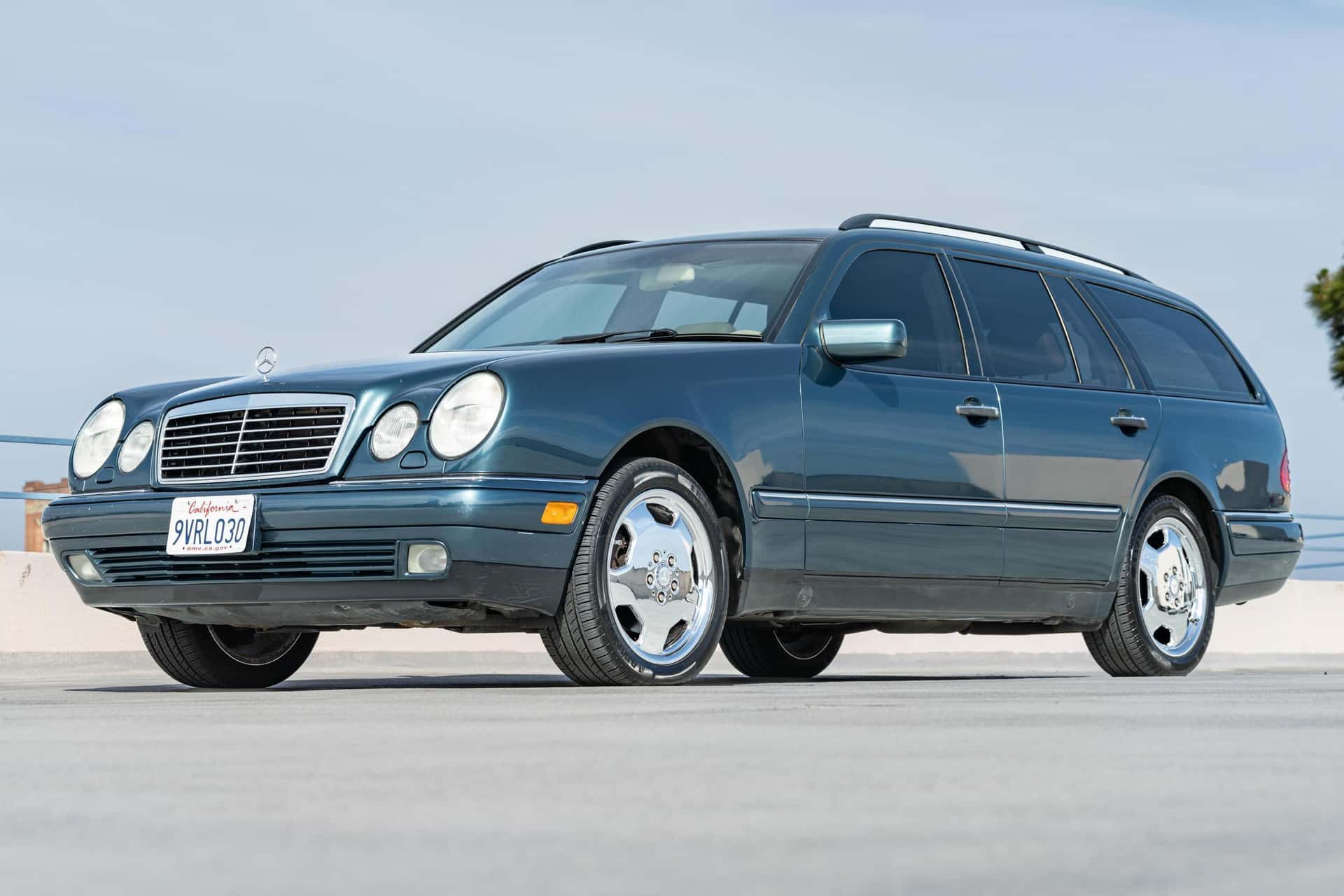 1999 Mercedes-Benz E-Class sold for $9,000