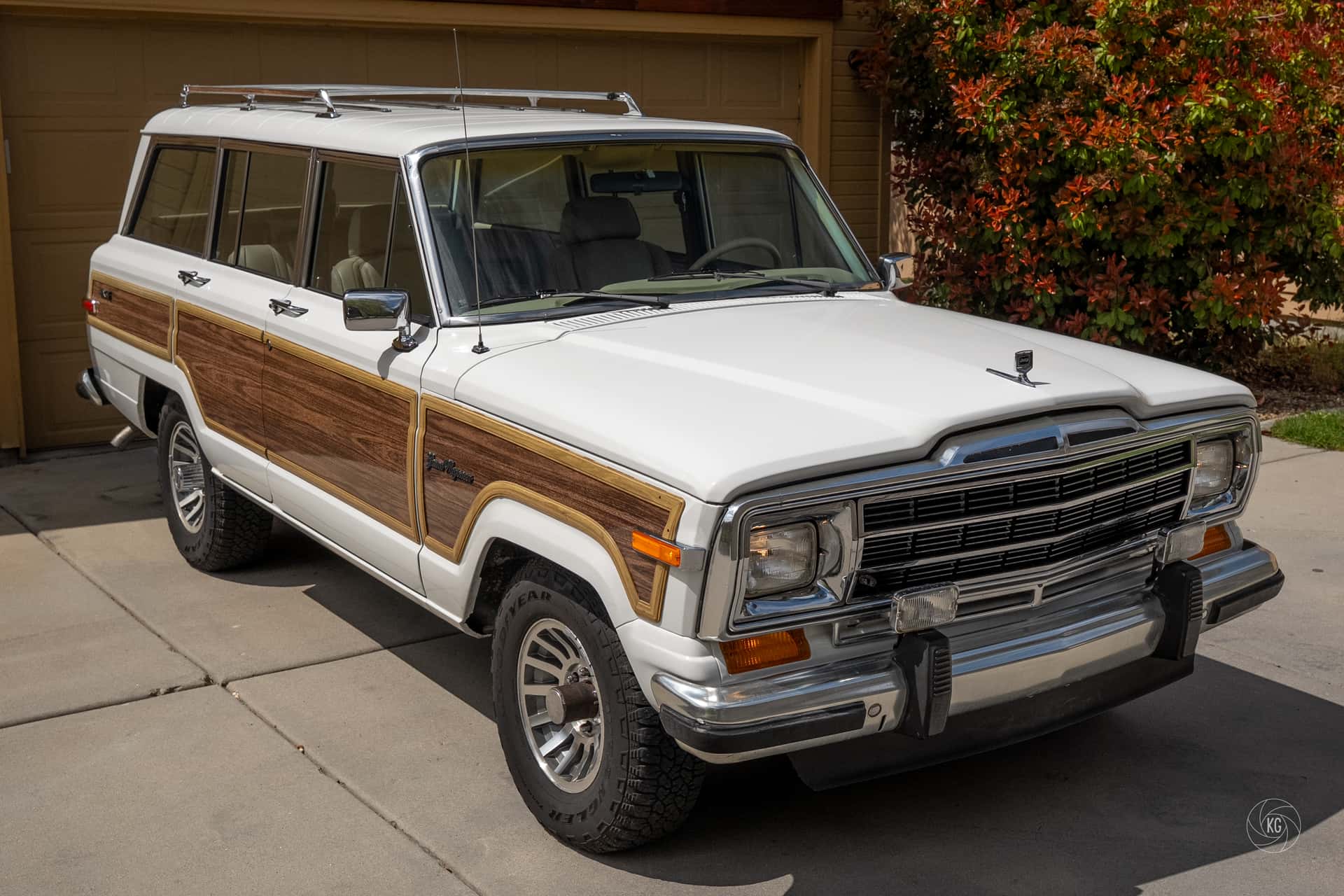 1989 Jeep Grand Wagoner sold for $22,000