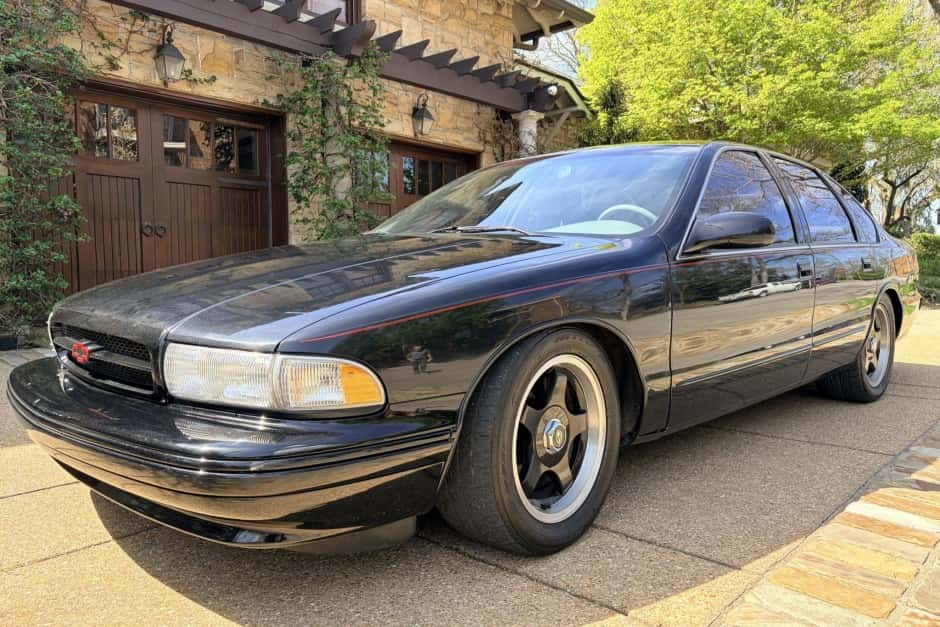 1995 Chevrolet Impala SS (1994-1996) sold for $9,191