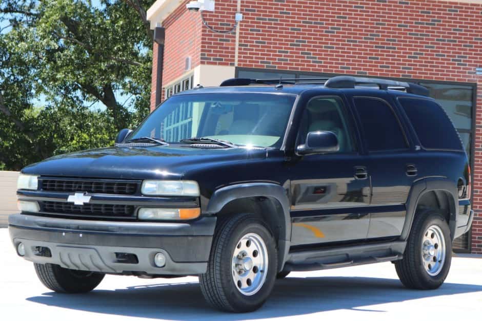 2003 Chevrolet Tahoe GMT800 sold for $12,750
