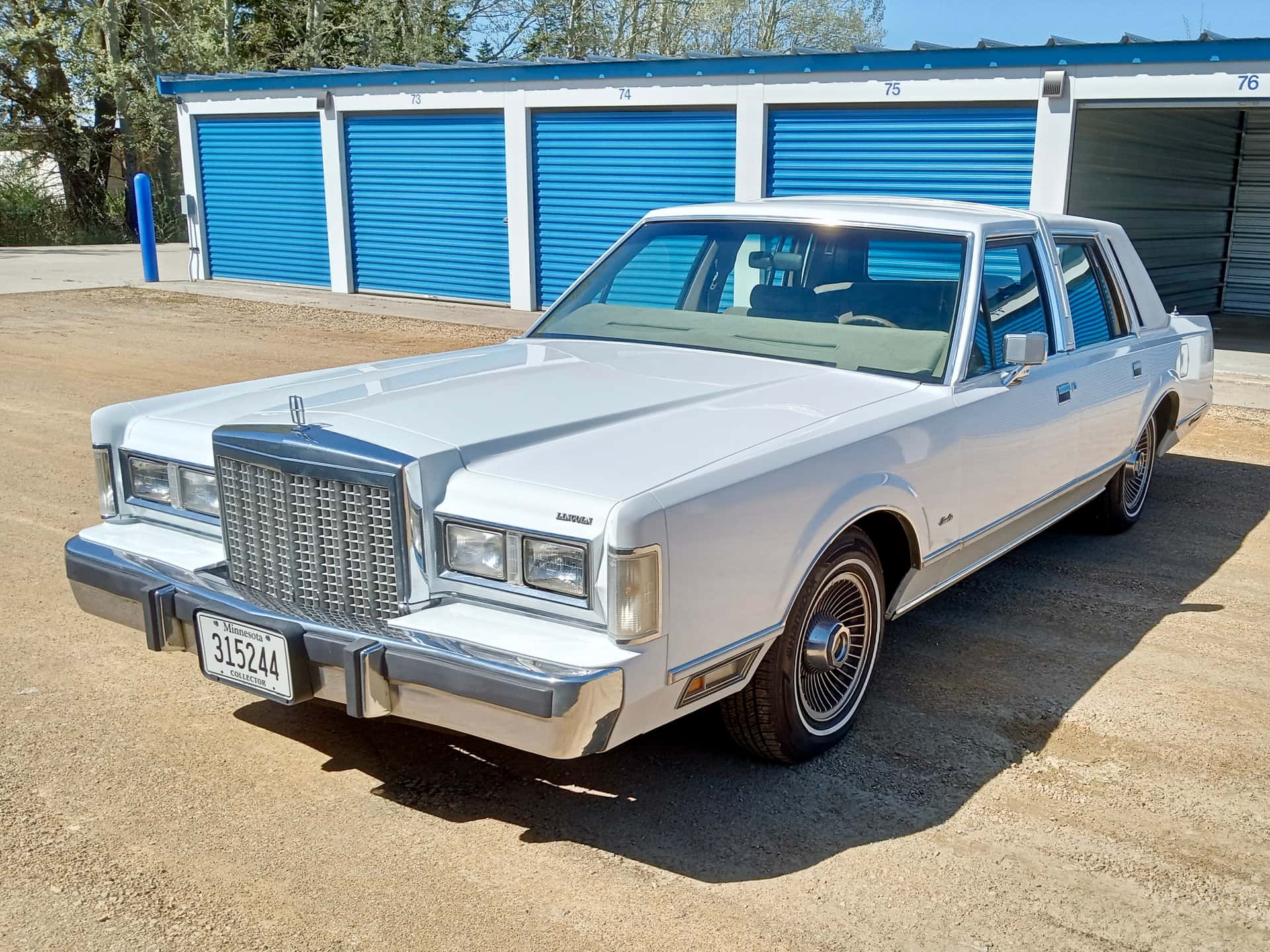 1986 Lincoln Town Car sold for $3,450