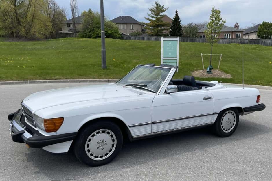1987 Mercedes-Benz R107 SL sold for $7,101