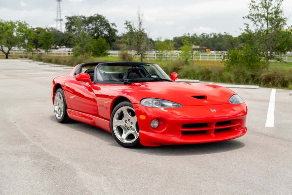 2002 Dodge Viper SR II (1996-2002) sold for $61,500