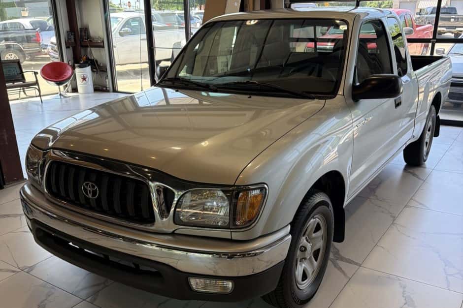 2004 Toyota Tacoma (N1X0 1995-2005) sold for $16,250