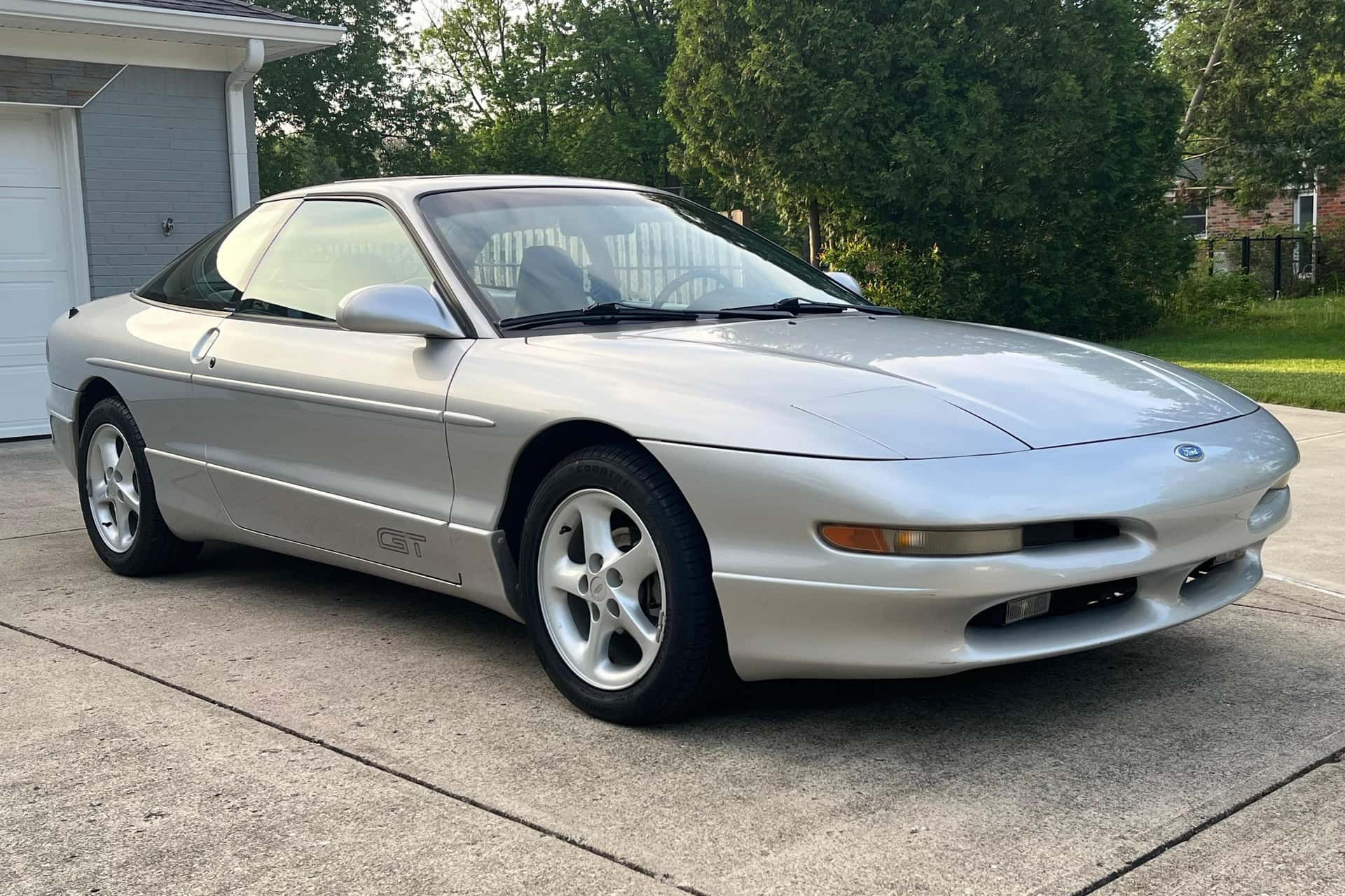 1993 Ford Probe sold for $12,500