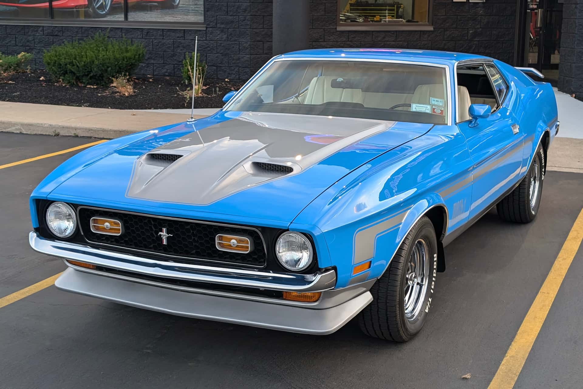 1971 Ford Mustang sold for $32,750