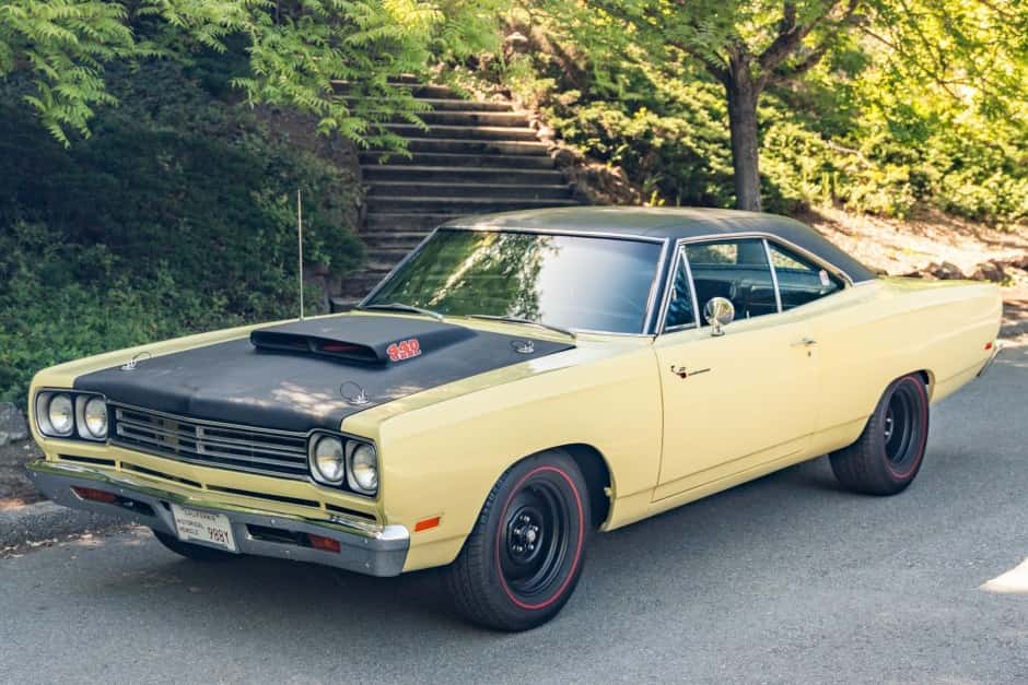 1969 Plymouth Road Runner sold for $48,250