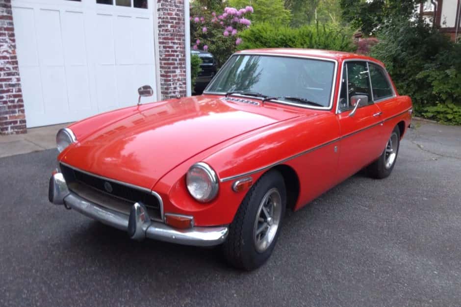 1971 MG MGB sold for $7,600
