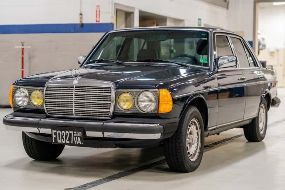 1985 Mercedes-Benz W123 sold for $6,600