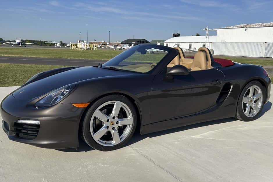 2015 Porsche 981 Boxster sold for $33,500