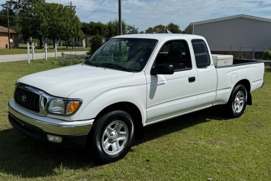 2004 Toyota Tacoma (N1X0 1995-2005) sold for $15,250