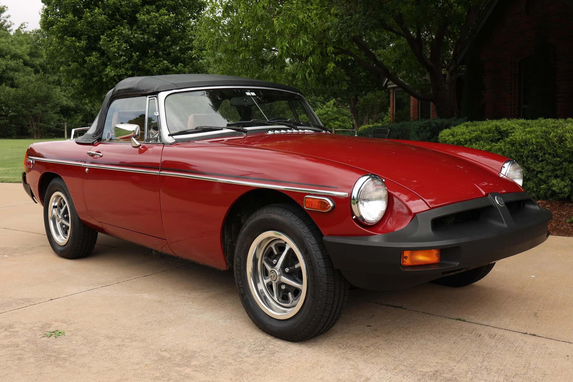 1980 MG MGB sold for $10,300