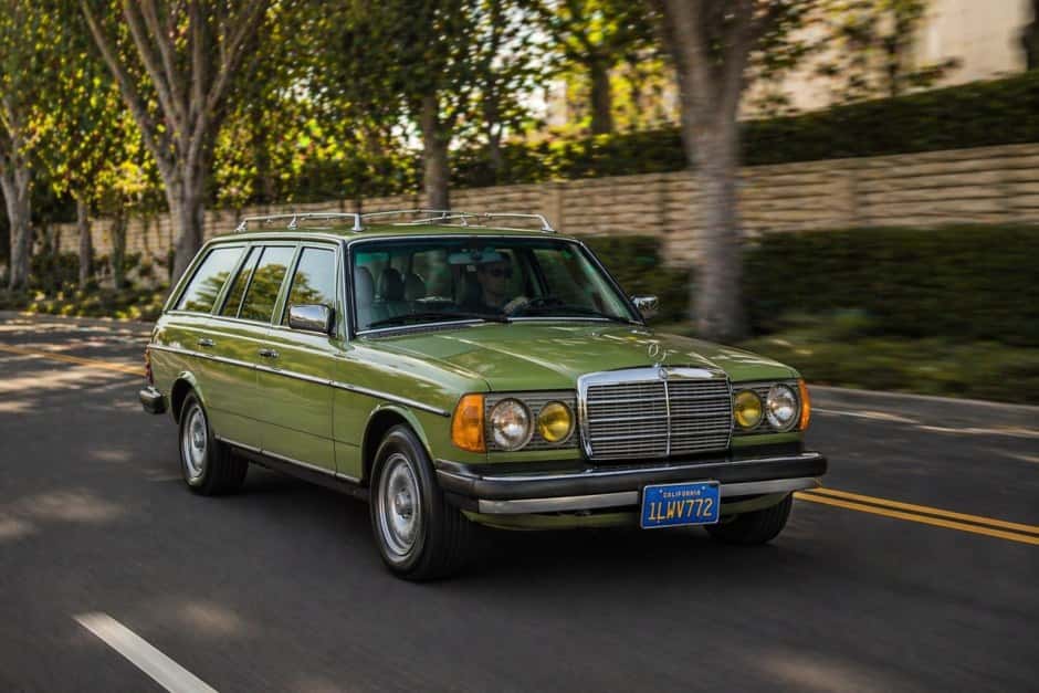 1985 Mercedes-Benz W123 sold for $35,000