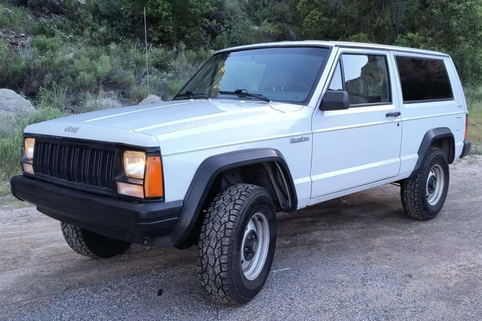 1994 Jeep XJ Cherokee sold for $10,500