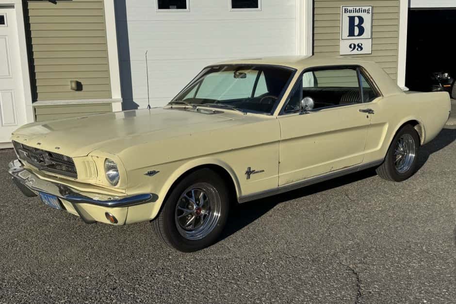 1965 Ford Mustang 1964.5-1966 sold for $8,700