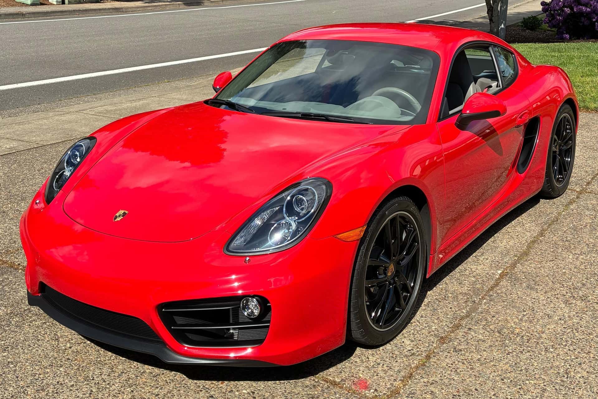 2015 Porsche 981 Cayman sold for $56,500