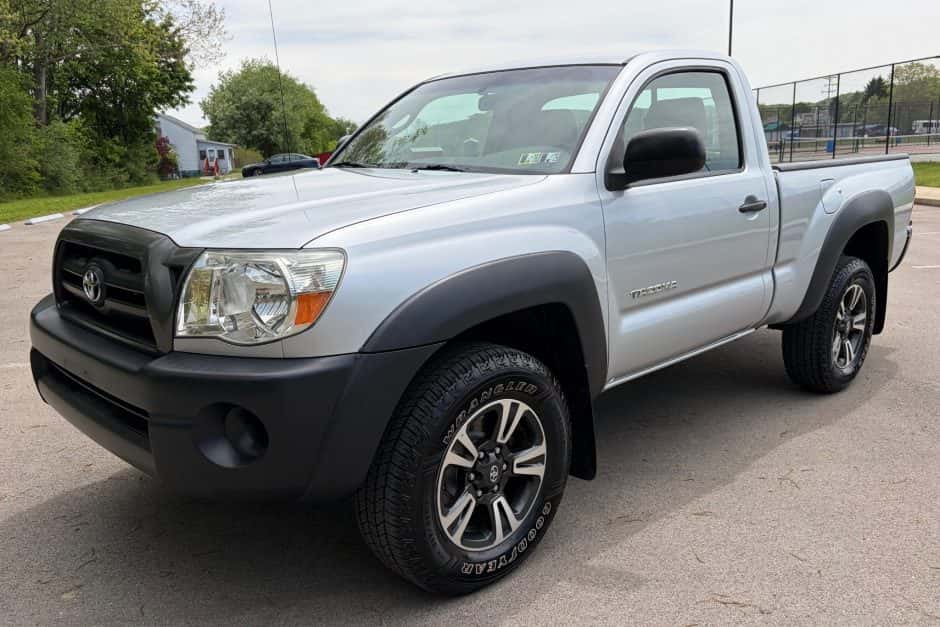 2005 Toyota Tacoma (N2X0 2005-2015) sold for $17,000