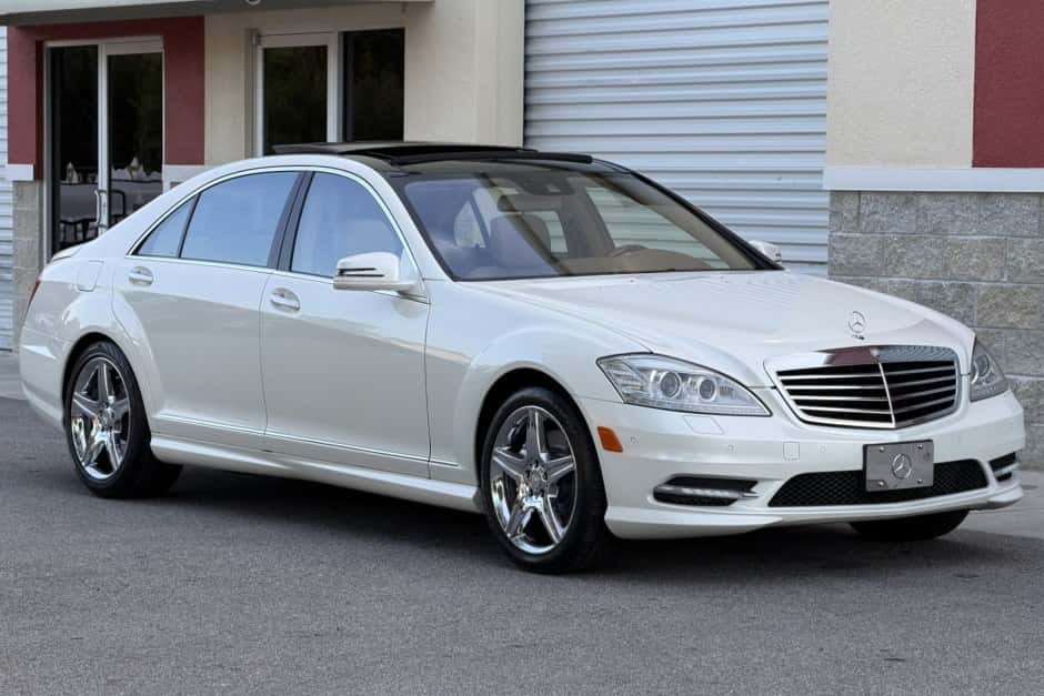 2010 Mercedes-Benz W221 S-Class sold for $13,500